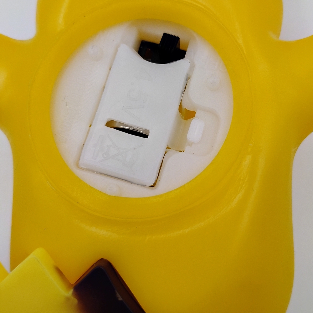 Pokemon Pikachu and Psyduck Yellow Night Light Duo - Picture 3 of 4